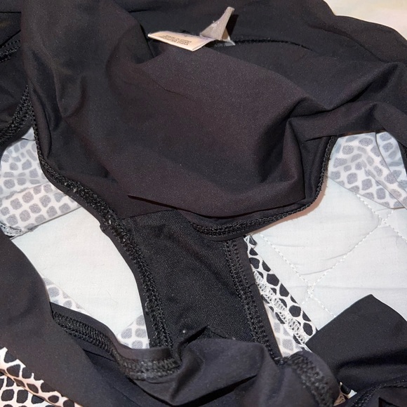 Tommy Bahama Halter Tankini And Swim Skirt Set - Picture 11 of 16